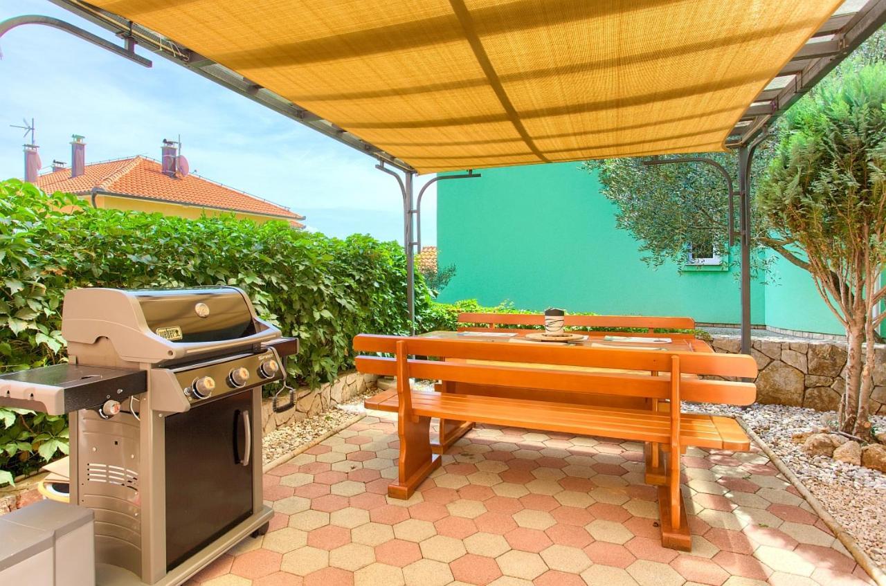 Apartman Bor Krk Кърк Екстериор снимка
