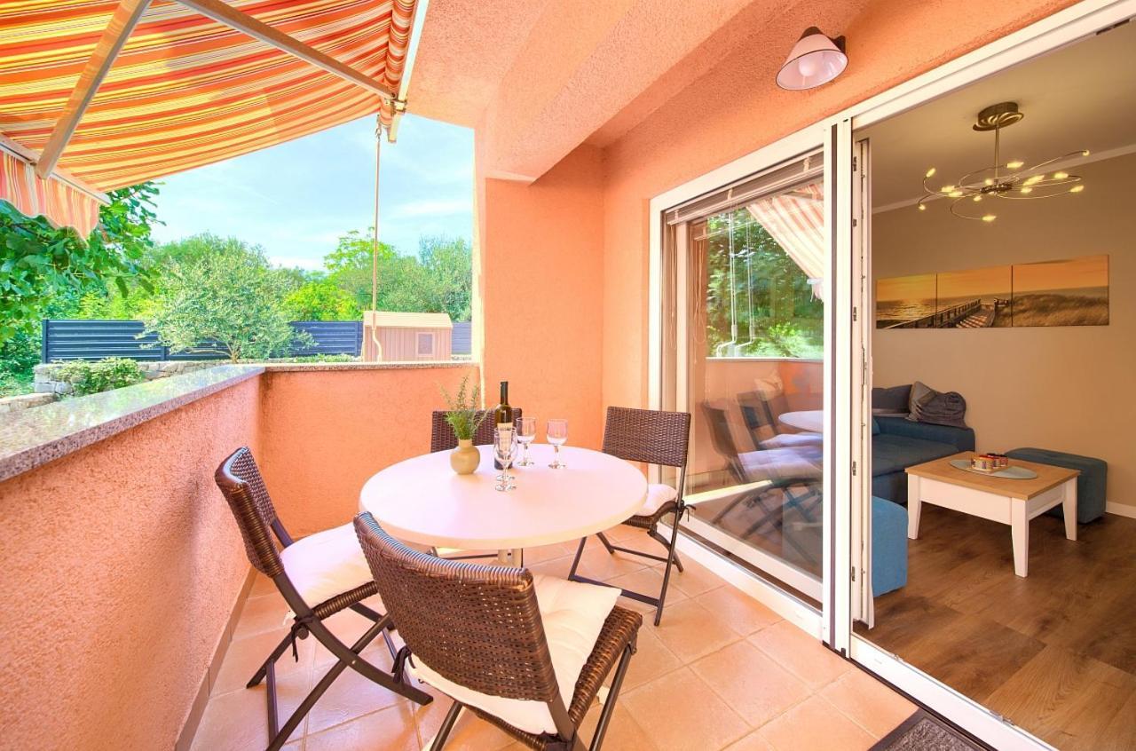 Apartman Bor Krk Кърк Екстериор снимка